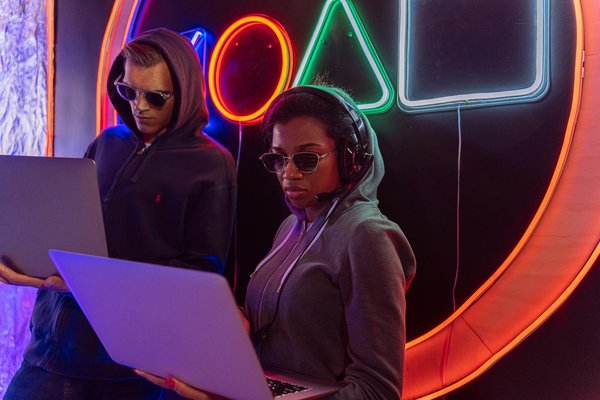 Qu'est-ce qui rend les jeux de course irrésistiblement populaires ?